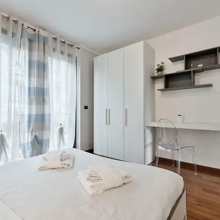 La Salle Exclusive Flat *