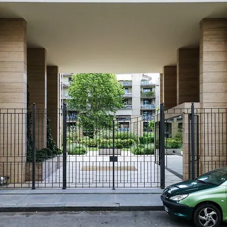 La Salle Exclusive Flat Apartment
