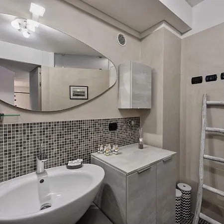 La Salle Exclusive Flat Apartment
